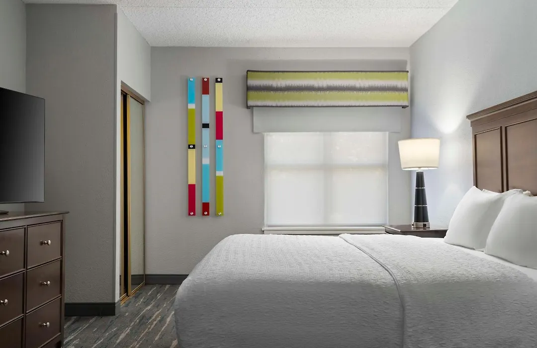 Hampton Inn & Suites Newport News-Airport - Oyster Point Area-1